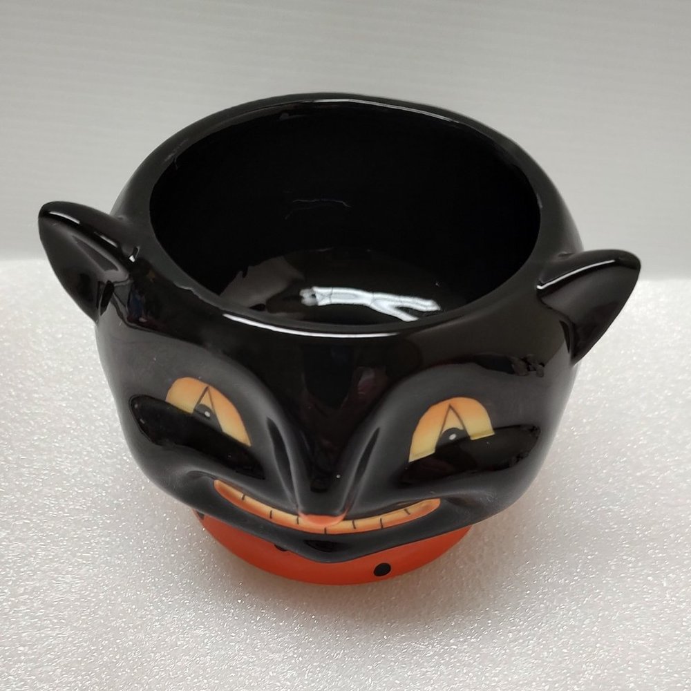 Johanna Parker Grinning Black Cat Snack Bowl